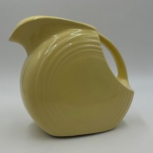 Fiesta Yellow (1987-2002) Large Disc Pitcher 67 1/4 oz.